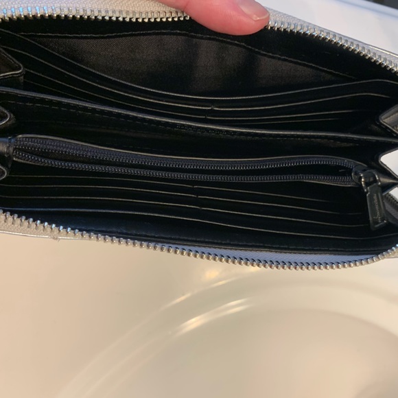 Rebecca Minkoff silver metallic zip crackled leather quilted puffer wallet - Picture 14 of 15